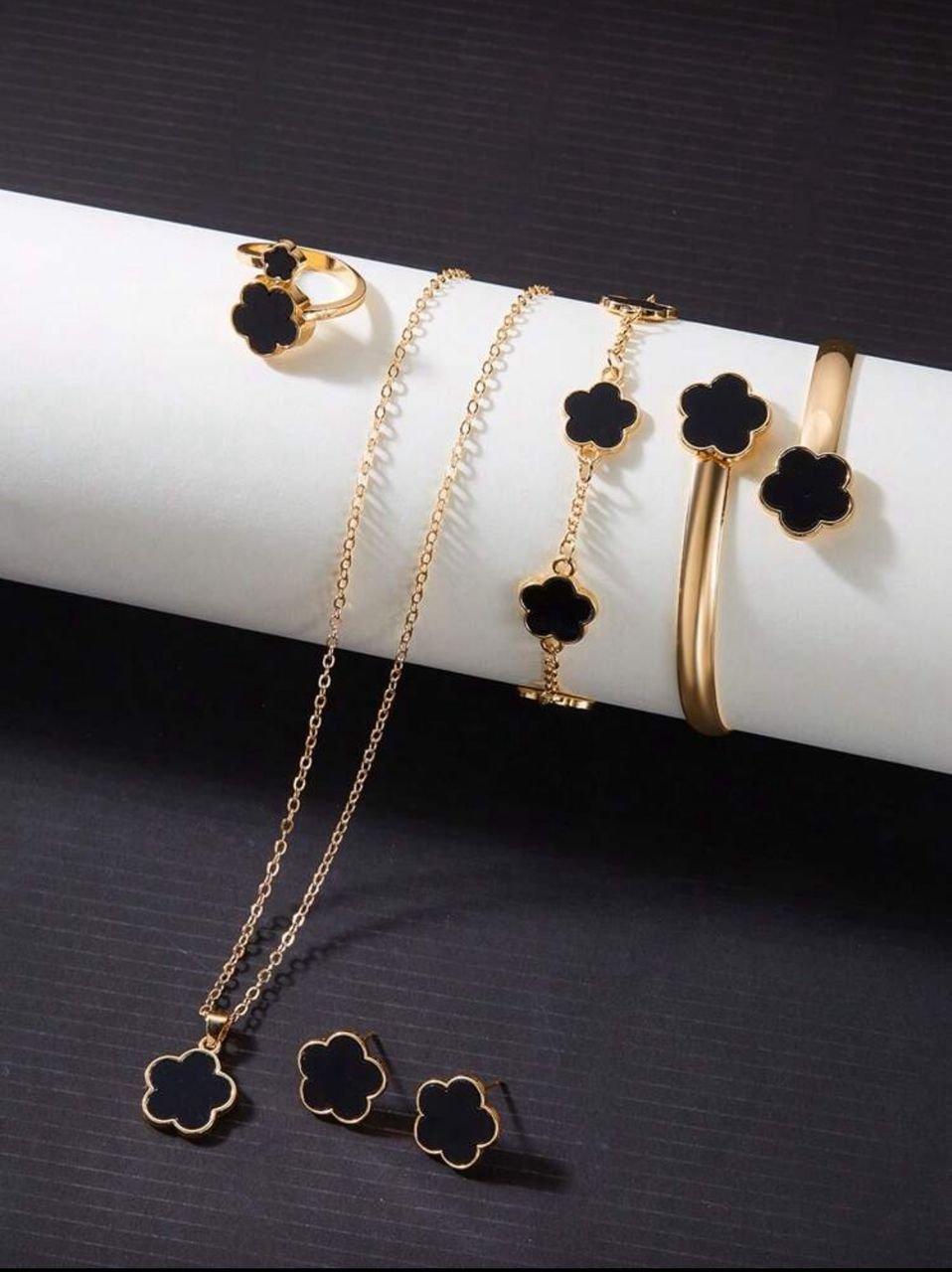 6 set stylish clover pendant, necklace, bracelet, ring, earrings jewerly set.